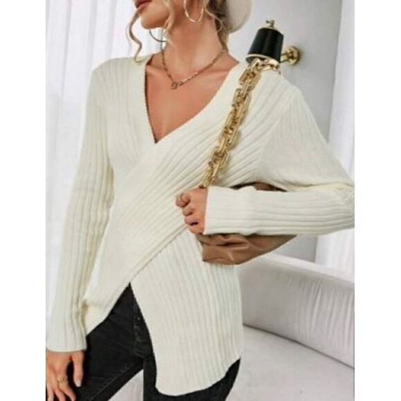 Beautiful Crossover Ribbed Knit - V neck Sweater - Picture 4 of 6